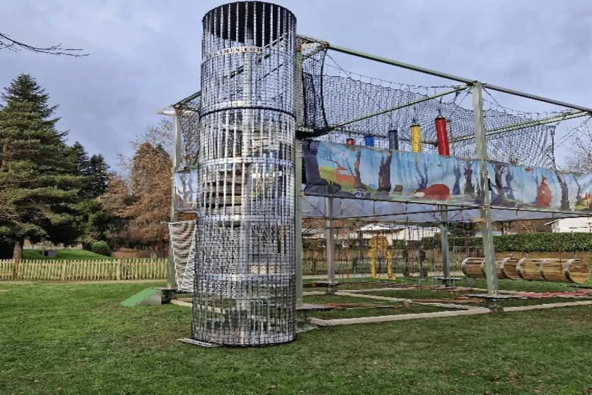 Camping 4 Etoiles - Parc Aquatique - Efah0B Saint-Geniez-dʼOlt Kemping