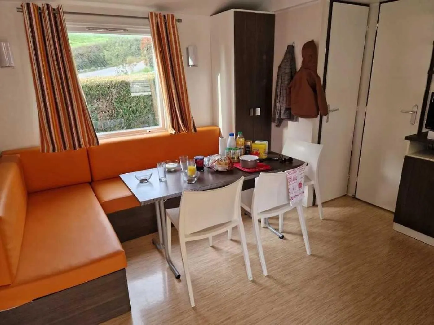Camping 4 Etoiles - Parc Aquatique - Efah0B Saint-Geniez-dʼOlt 0*,  Francja