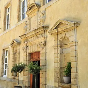 Le Chateau Ricard Appart hôtel